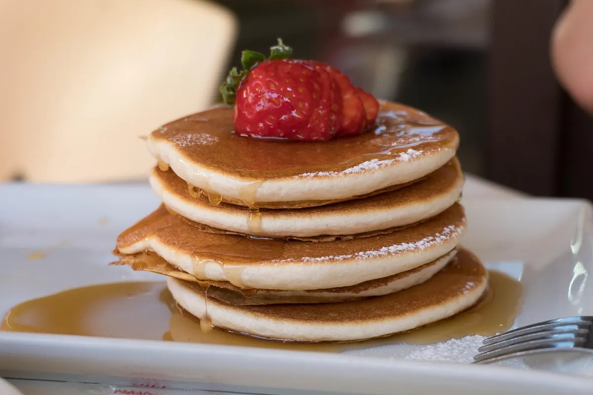 Maple Syrup vs. Pancake Syrup: Ingredients, Taste, and Price Compared